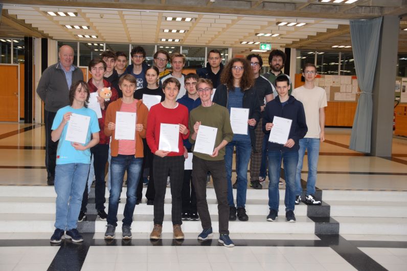 Gruppenfoto vom Informatikolypiade-Bundeswettbewerb 2023